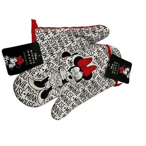 NWT 2 Disney Minnie Mouse Oven Mitts and Pot Holder Set Kitchen Decor‎